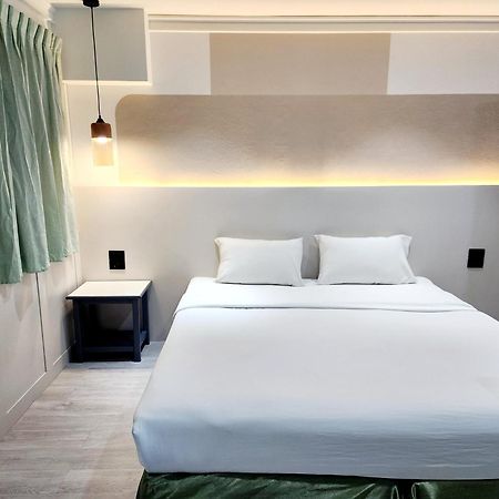 Seatel Phuket, Patong Beach Экстерьер фото