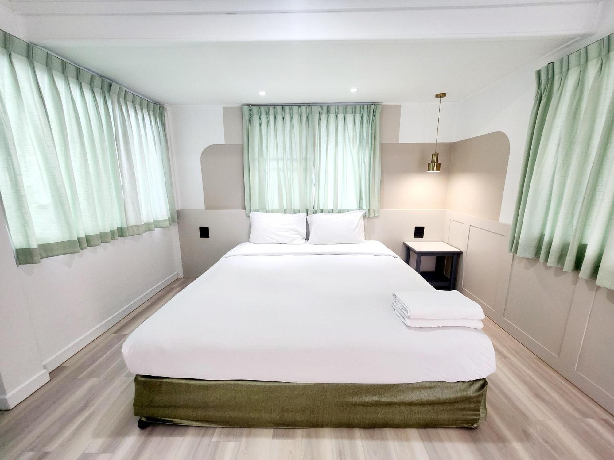 Seatel Phuket, Patong Beach Экстерьер фото