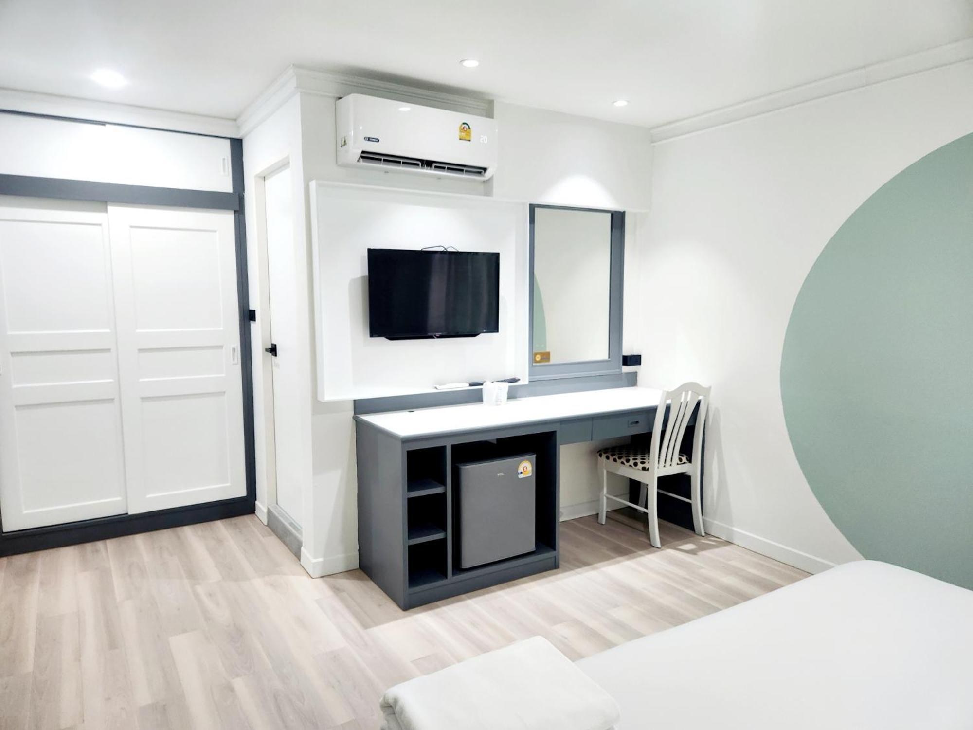 Seatel Phuket, Patong Beach Экстерьер фото