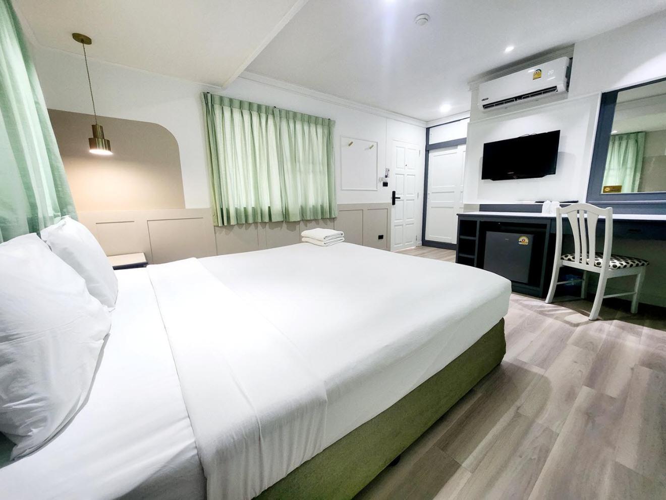 Seatel Phuket, Patong Beach Экстерьер фото