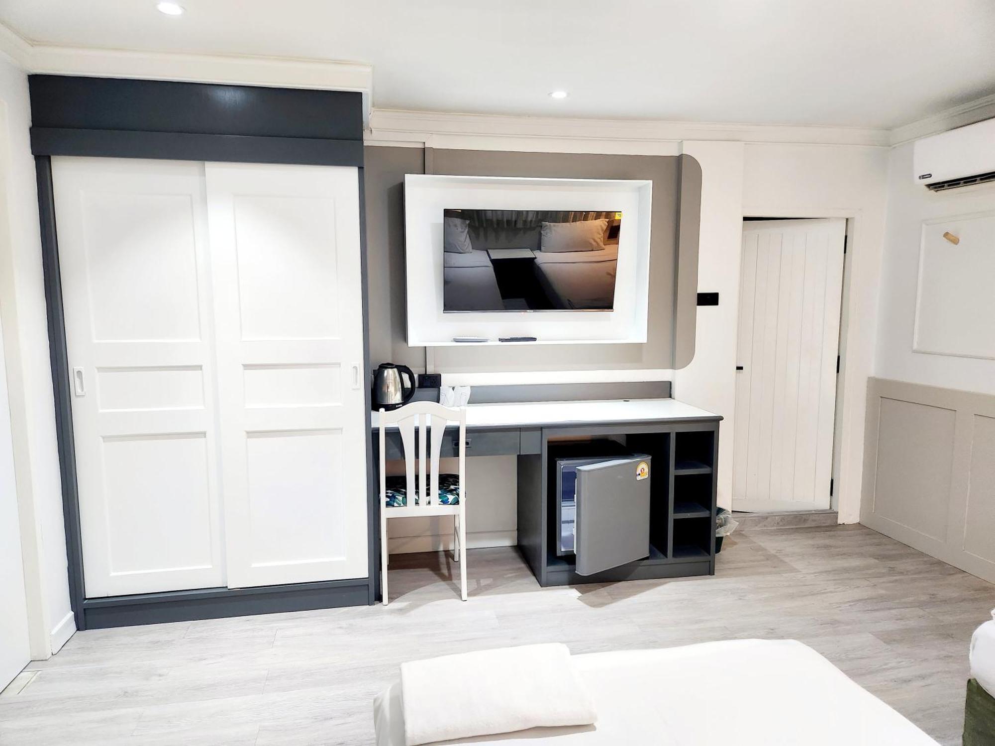 Seatel Phuket, Patong Beach Экстерьер фото