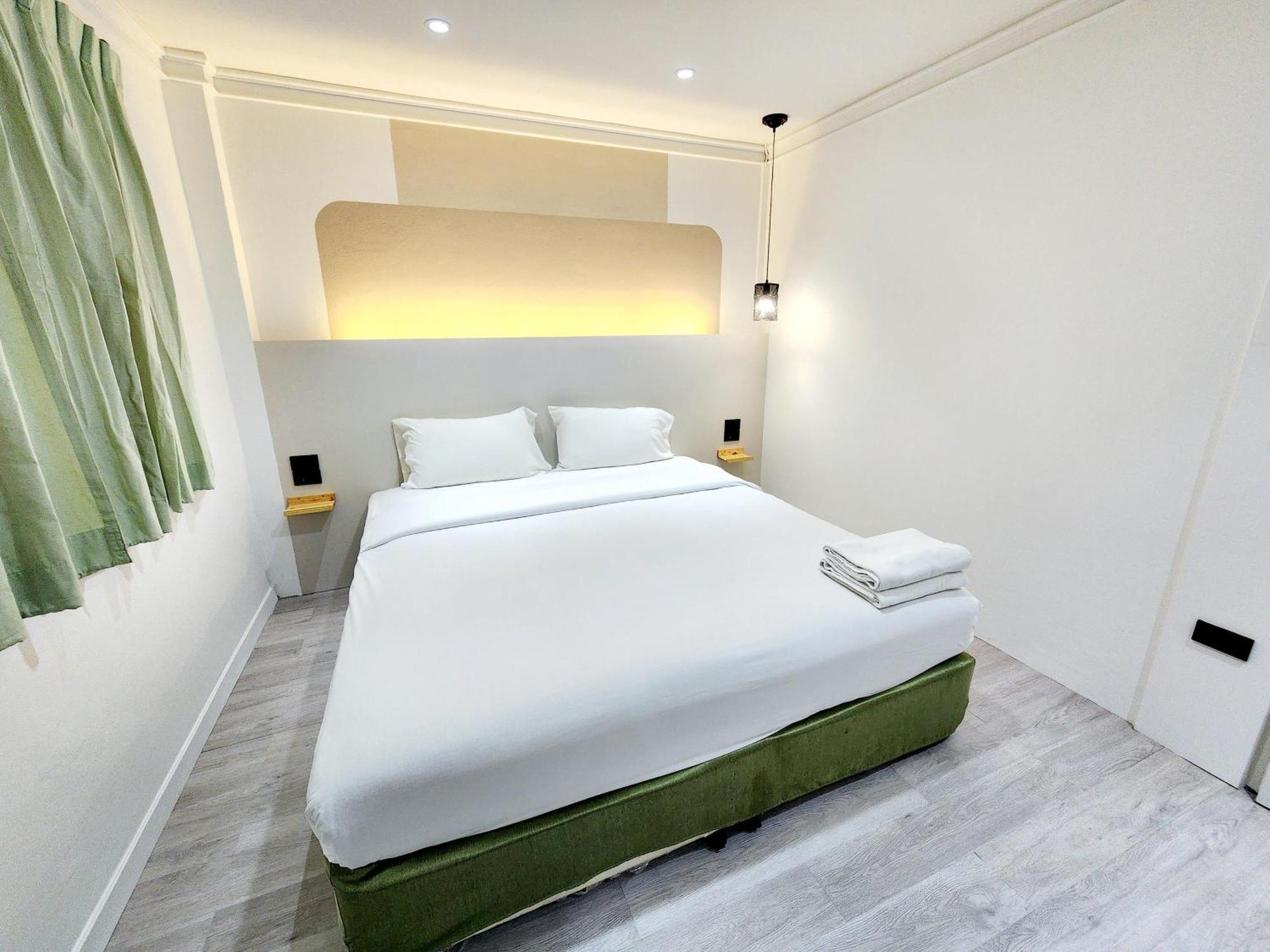 Seatel Phuket, Patong Beach Экстерьер фото