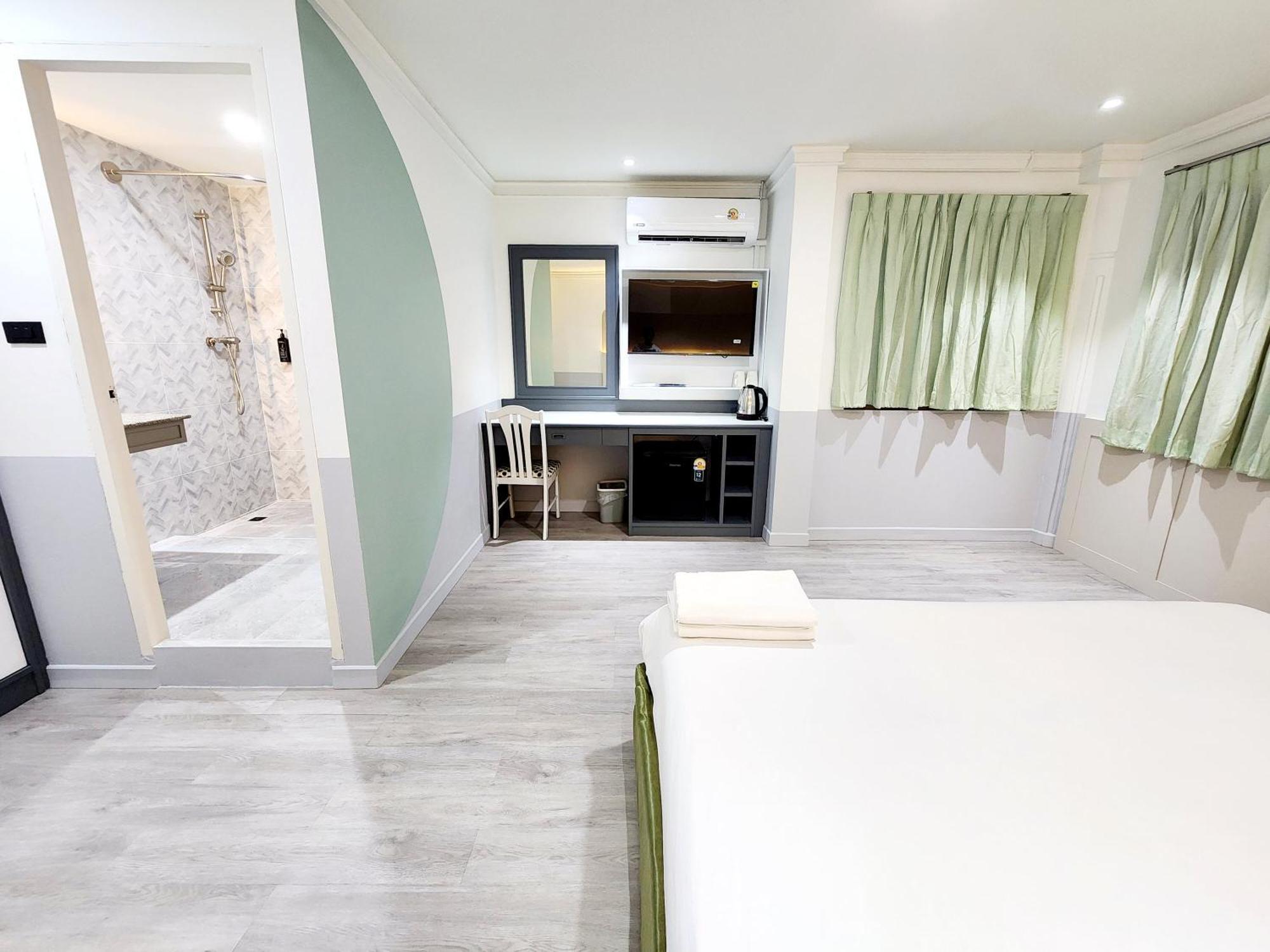 Seatel Phuket, Patong Beach Экстерьер фото