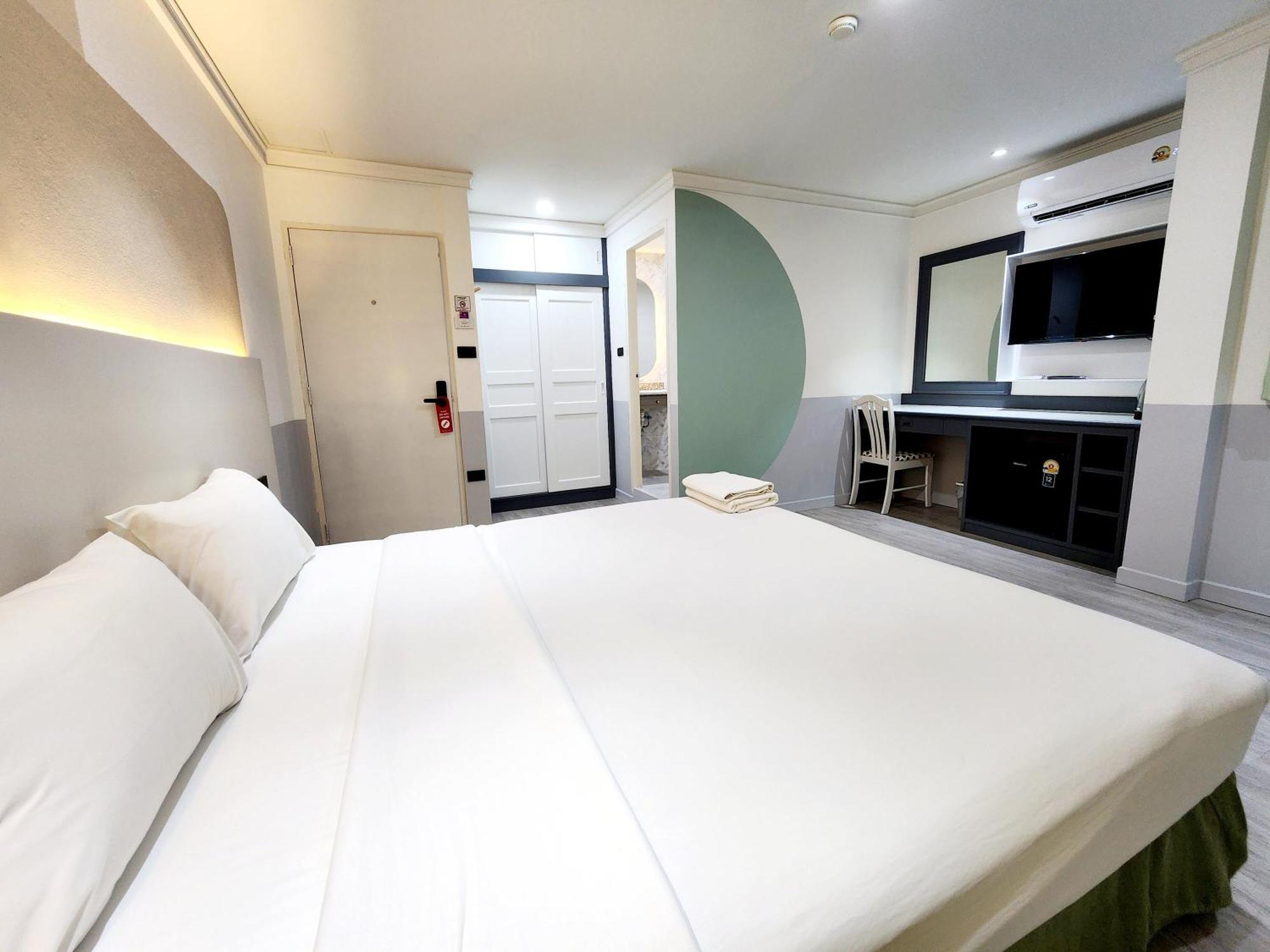 Seatel Phuket, Patong Beach Экстерьер фото