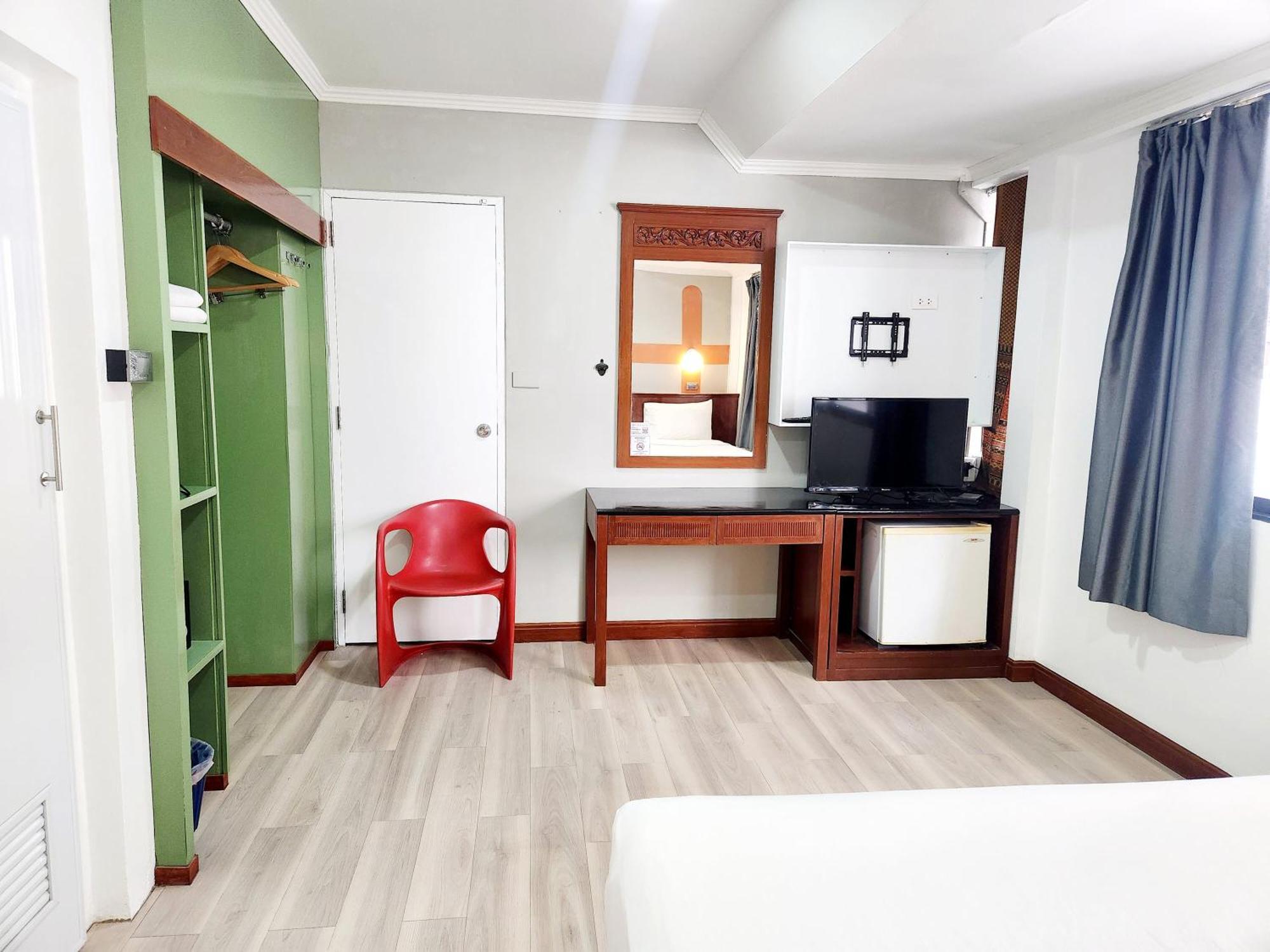Seatel Phuket, Patong Beach Экстерьер фото